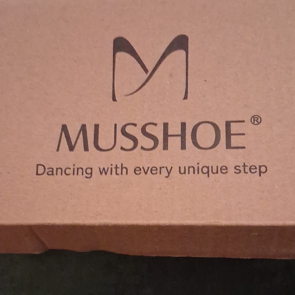 MUSSHOE® Women's Light Taupe Suede Pointed Loafers - Slip-On Flats - Picture 4 of 5